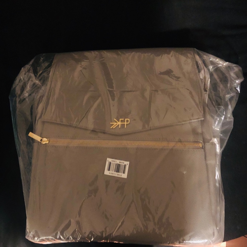 Freshly Picked Classic Diaper bag in Stone